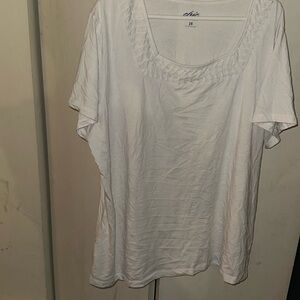 Womens Size 2X Chic Top.